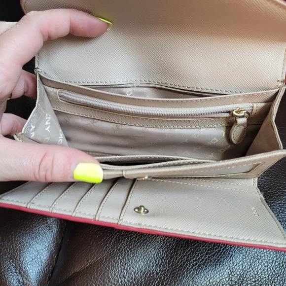 DKNY Magenta Pink Bifold Snap Close Faux leather Wallet - Picture 5 of 7